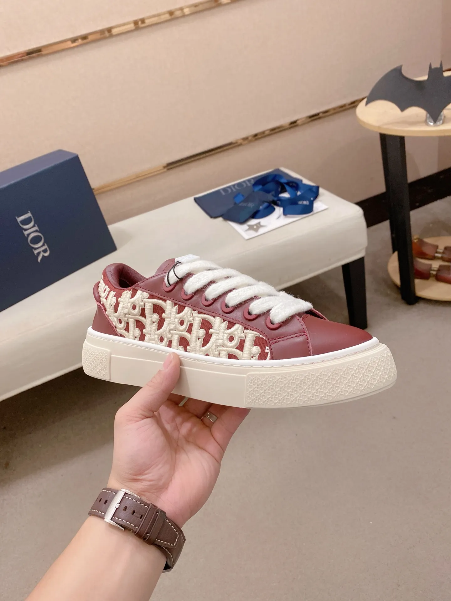 Factory price: 300 Men's shoes 💰[Dior·Dior] Top 🔍Couple style 💏🔍New casual sports style couple shoes, new four-season design, perfect workmanship, lace-up lazy style to create cabinet quality, upper: imported first-layer cowhide, sheepskin lining is soft and comfortable, ultra-light TPU wear-resistant outsole, simple, versatile fashion men's shoes, excellent color code number 35--44